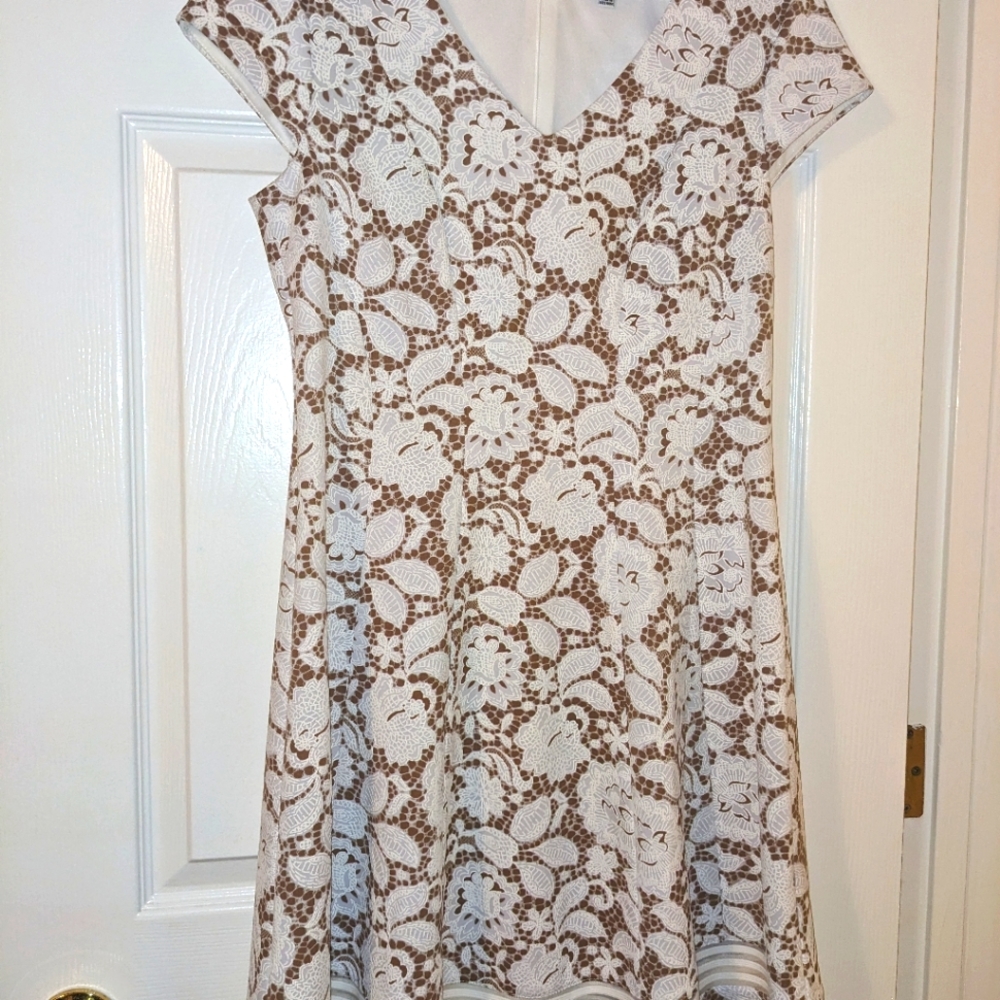 Sandra Darren Floral short sleeve dress